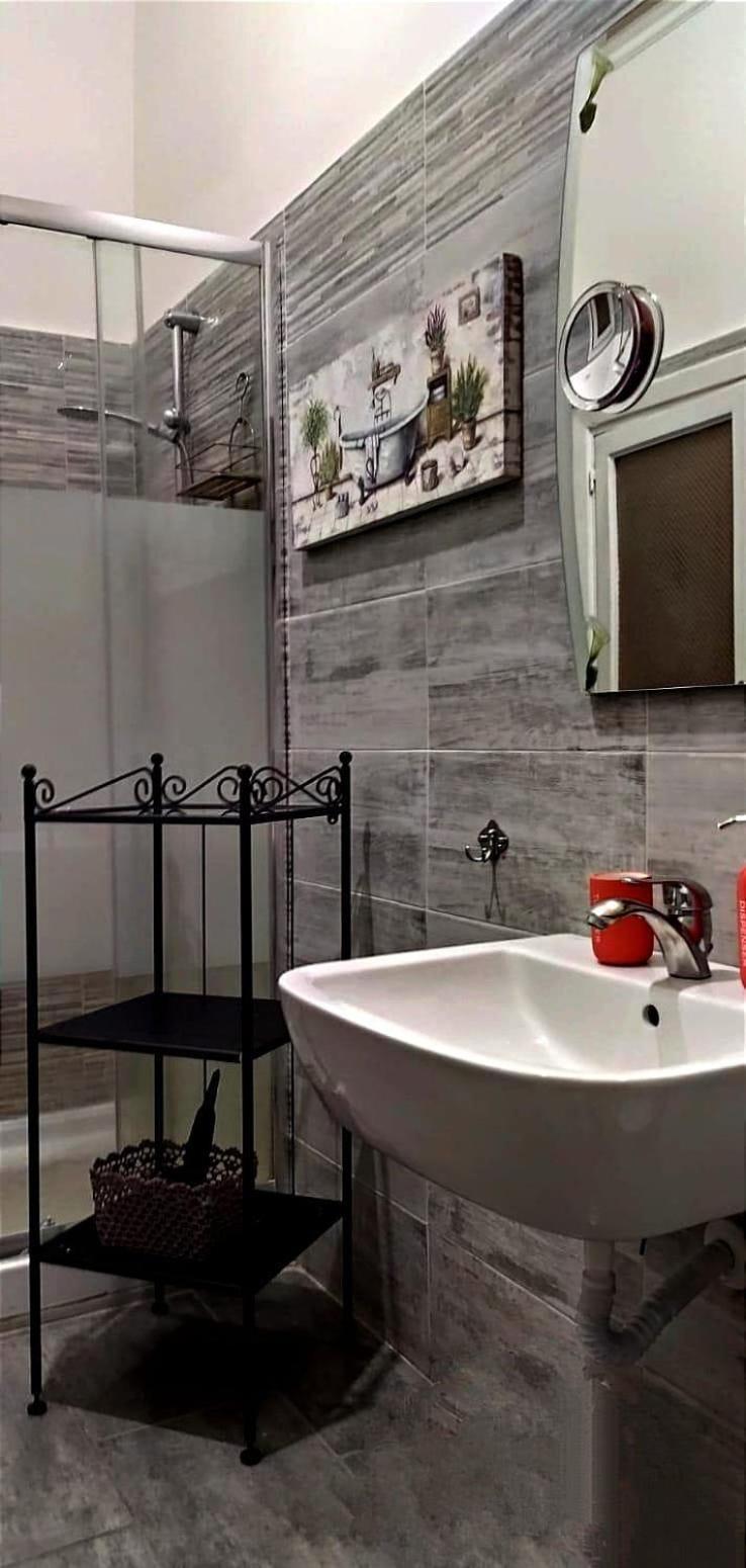B&B Bella 'Mbriana Simona Naples Exterior photo