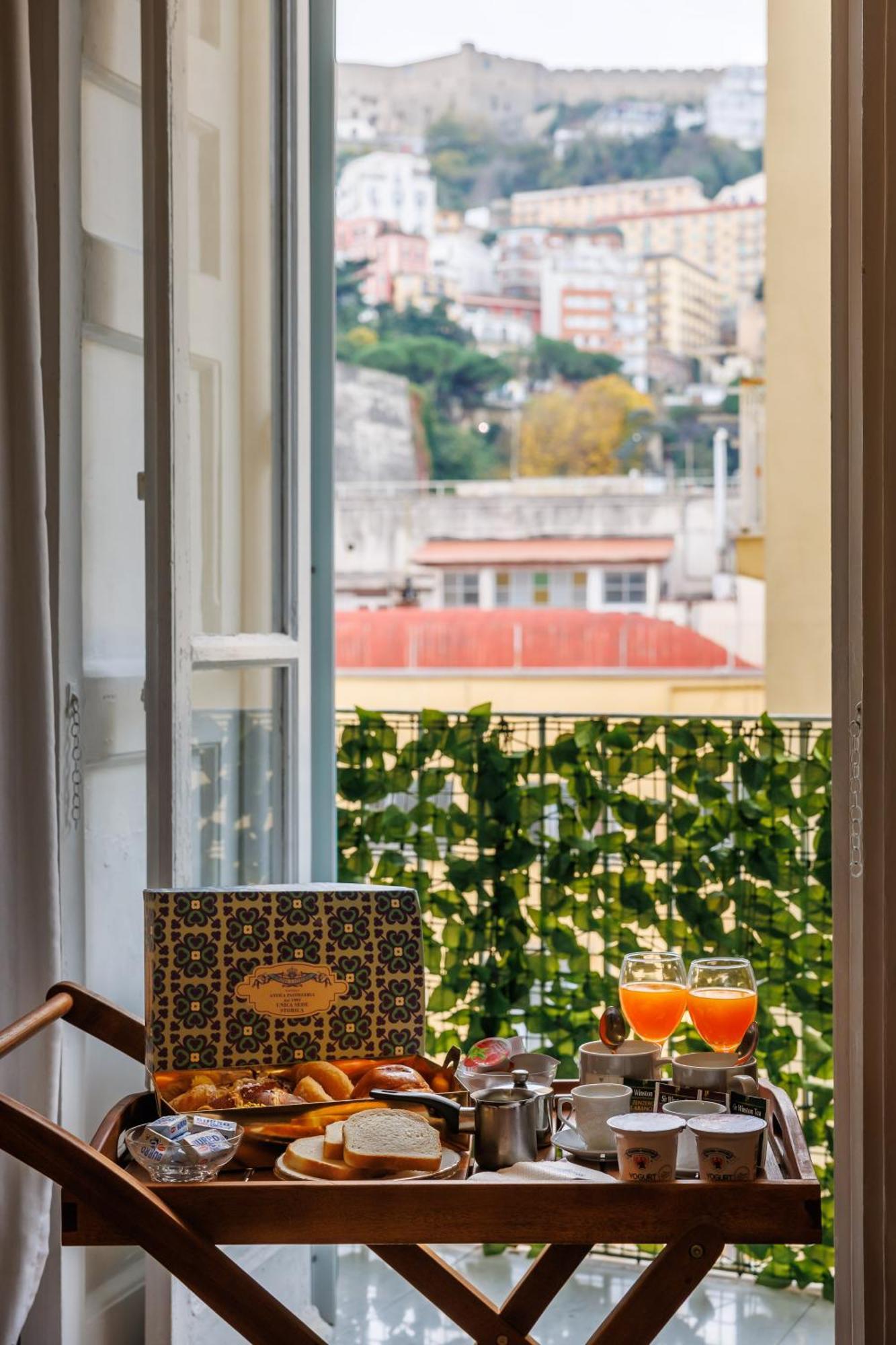B&B Bella 'Mbriana Simona Naples Exterior photo